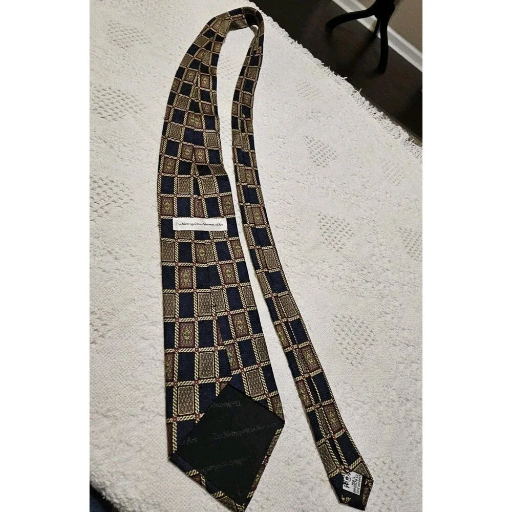 The Metropolitan Museum of Art Silk Tie Vintage Navy Gold Geometric Medallion